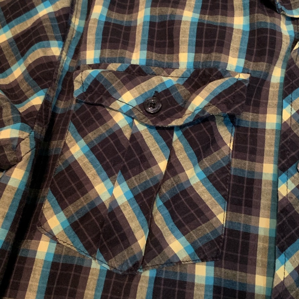 Ocean Current button down MD - Picture 3 of 7